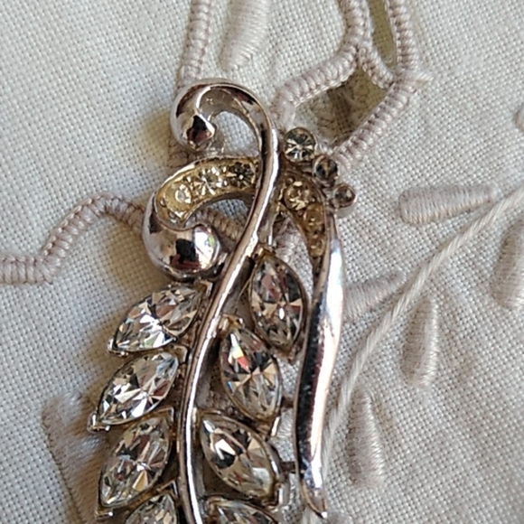 Vintage Rhinestone Leaf Set Earrings & Pin - Picture 5 of 7